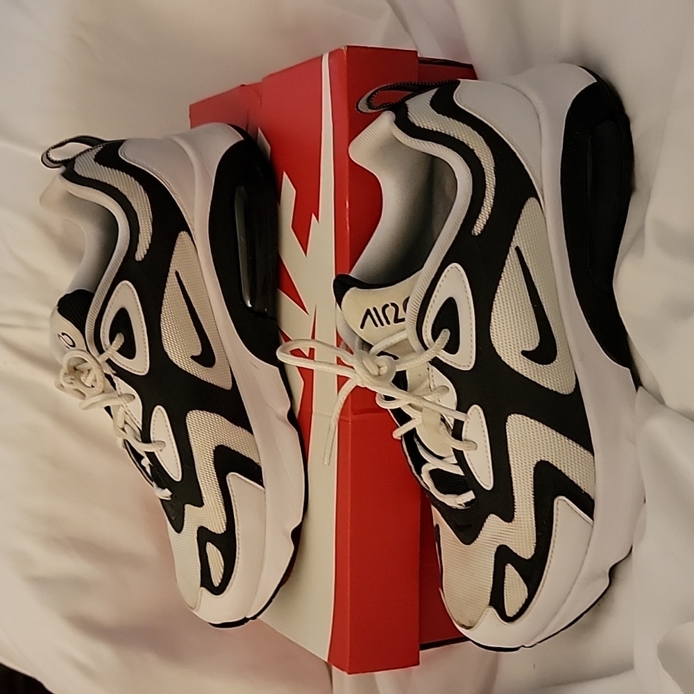 Nike Men's Air Max 200 sz 10 white black